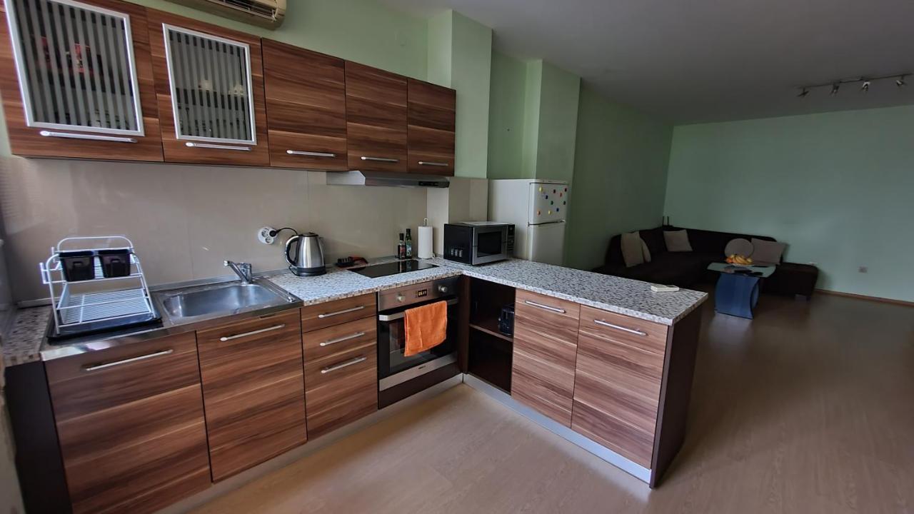 Minimalistic 1Br Flat With A Parking Spot Varna Exterior foto