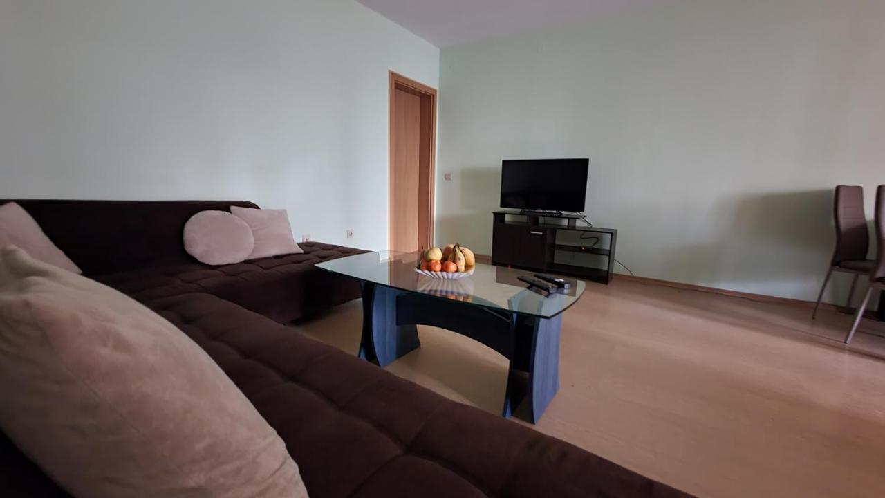 Minimalistic 1Br Flat With A Parking Spot Varna Exterior foto
