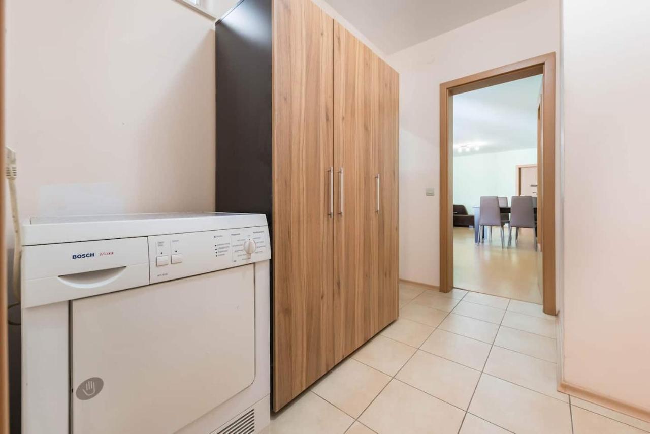 Minimalistic 1Br Flat With A Parking Spot Varna Exterior foto